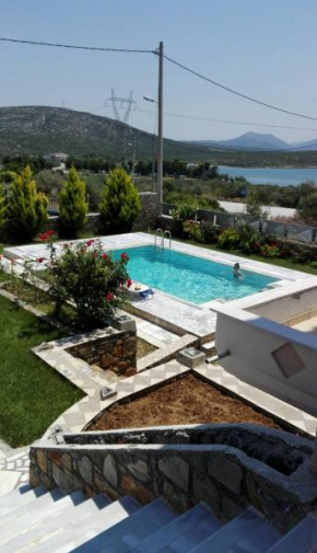Dimitris Vaso’s Villa with Sea and Mountain View!